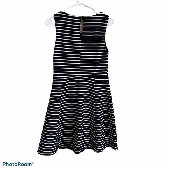 I.N.C. Black and‎ White Striped Flare Mini Dress-M - Picture 9 of 9
